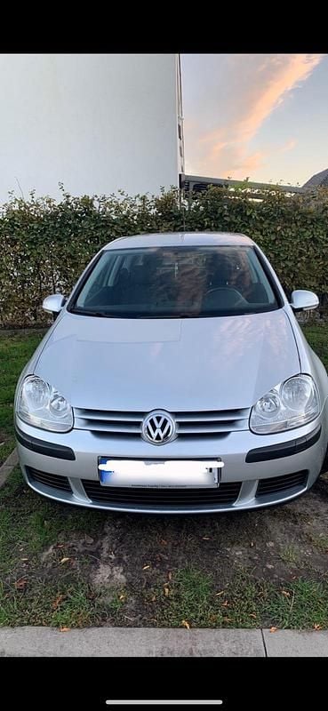 Silber Gebraucht 2005 VW Golf V Kleinwagen | 1.000 € (Superpreis) - Bild 1/4