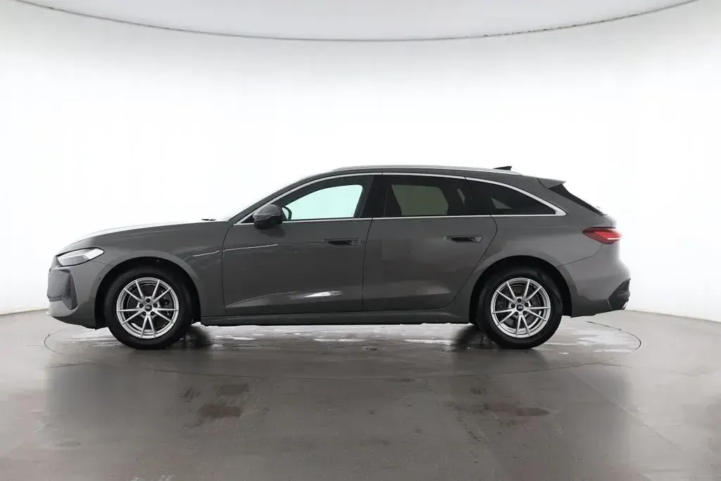 Gebraucht Audi A5 Comfort 204 PS (150 kW) 2025 Chronosgrau Kombi