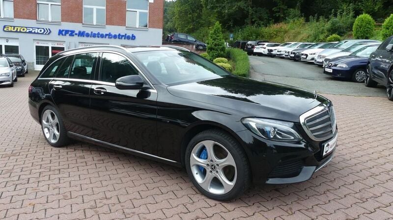 Gebraucht Mercedes C350e 211 PS (155 kW) 2017 Schwarz Limousine