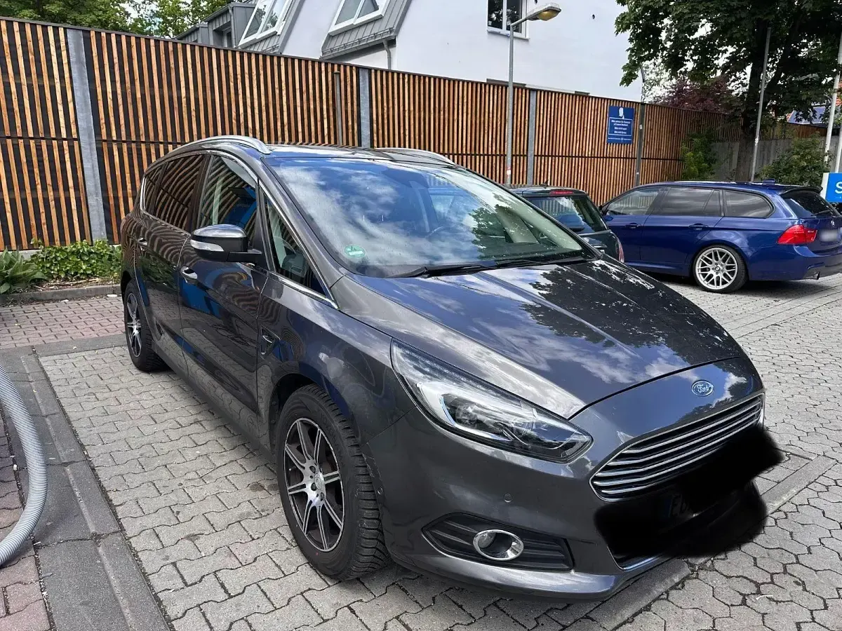 Używany Ford S-MAX Titanium 241 KM (177 kW) 2015 Szary Minivan