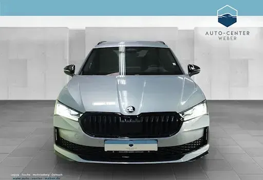 Neu Skoda Superb SportLine 150 PS (110 kW) 2025 Silber Kombi