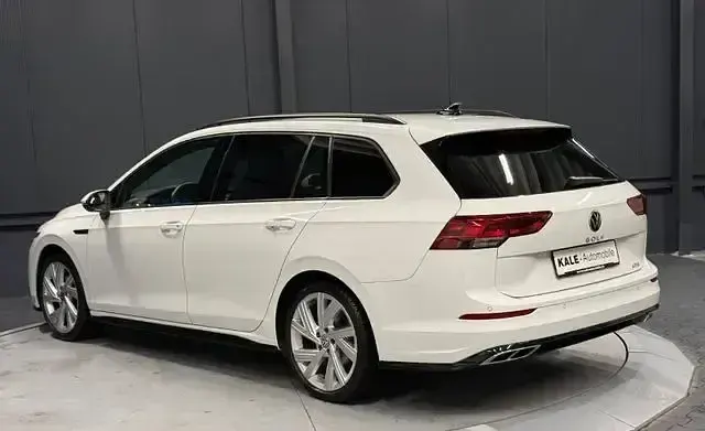 Gebraucht VW Golf VIII R-line 150 PS (110 kW) 2022 Weiß Kombi