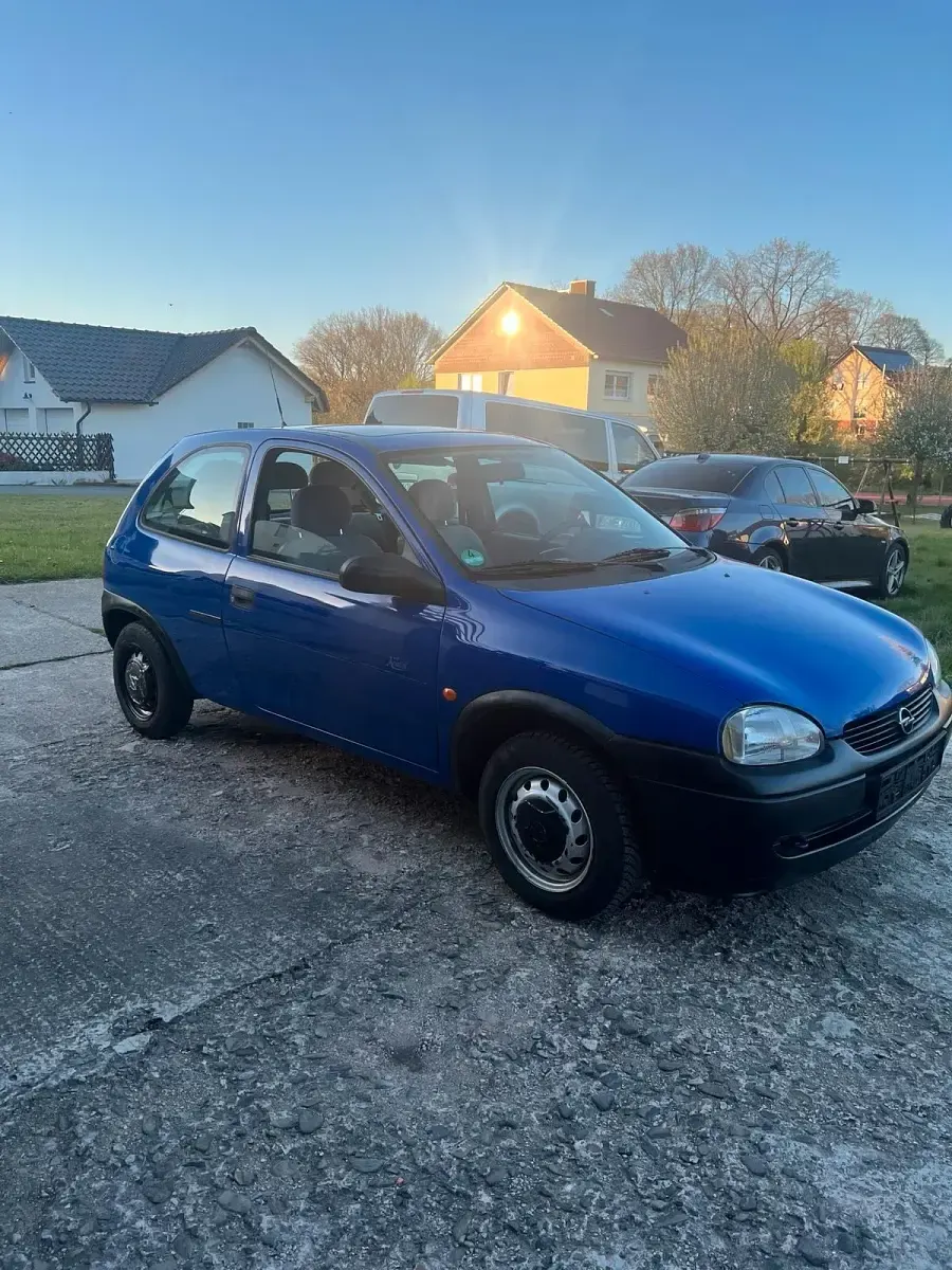 Gebraucht Opel Corsa 54 PS (39 kW) 1998 Blau Kleinwagen