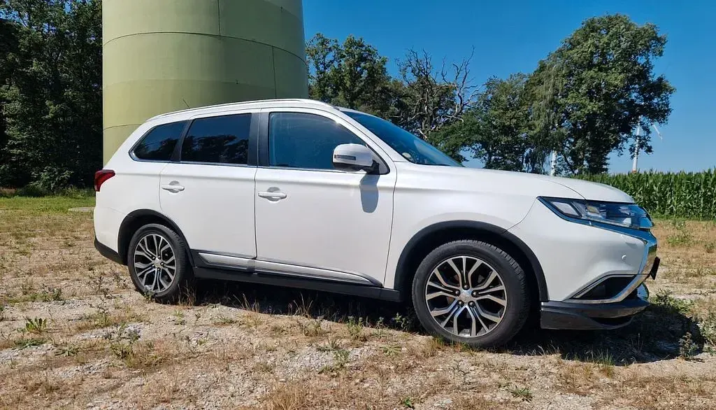 Gebraucht Mitsubishi Outlander Edition 150 PS (110 kW) 2017 Weiß SUV