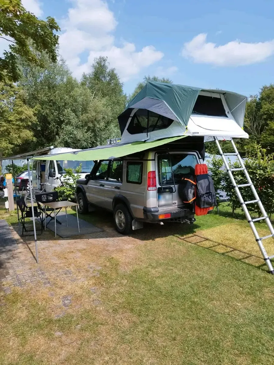Gebraucht Land Rover Discovery 2 139 PS (102 kW) 1998 Silber SUV