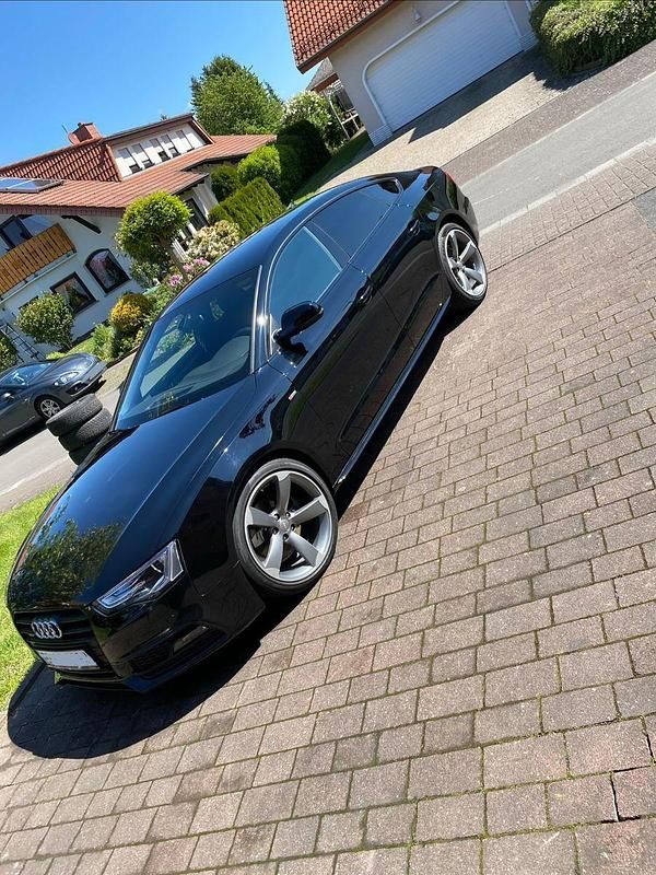 Gebraucht Audi A5 Sportback Design 190 PS (139 kW) 2016 Schwarz Kleinwagen