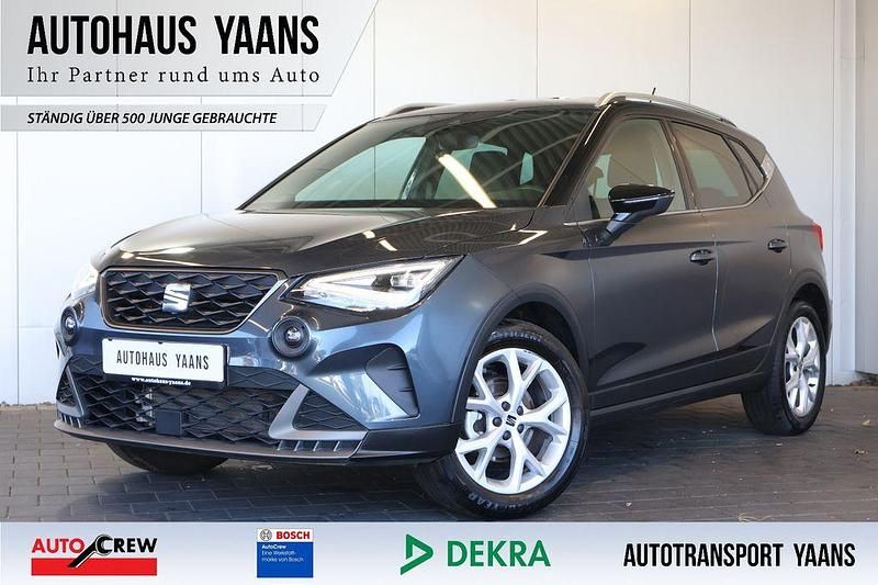 Grau Gebraucht 2023 Seat Arona FR SUV | 15.789 € (Guter Preis) - Bild 1/4