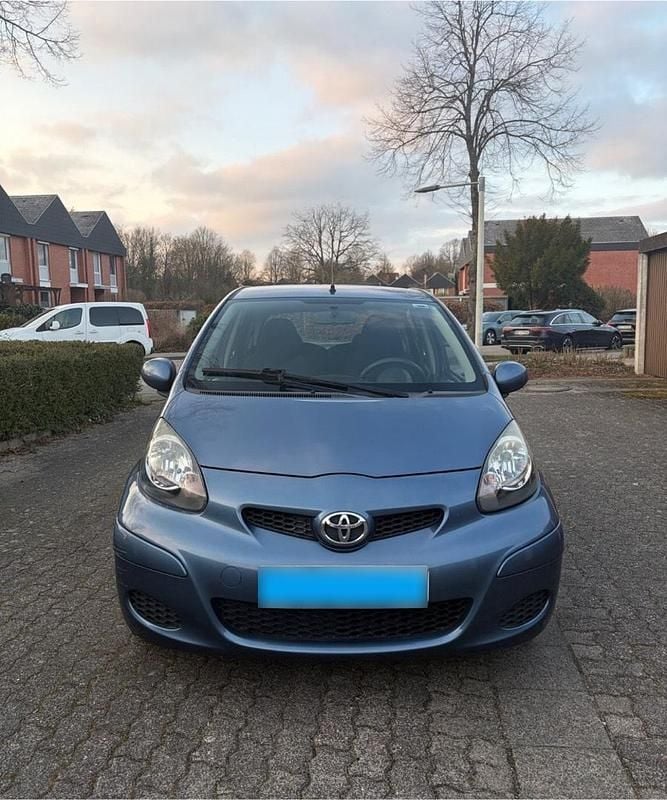 Gebraucht Toyota Aygo 68 PS (50 kW) 2009 Blau Kleinwagen