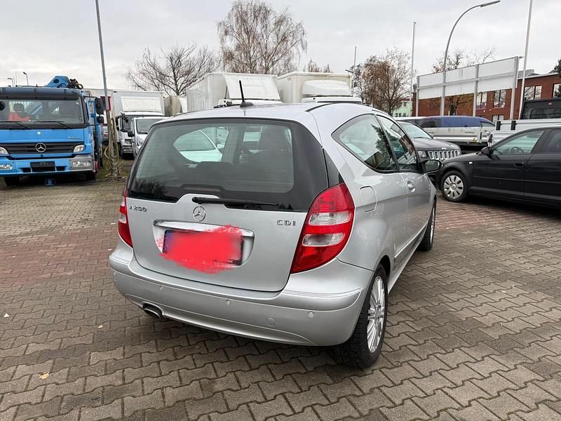 Gebraucht Mercedes A200 Elegance 140 PS (102 kW) 2006 Silber Van / Kleinbus