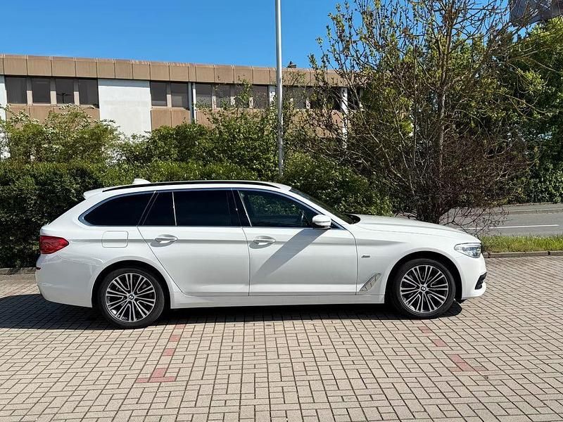 Gebraucht BMW 520 Performance 190 PS (139 kW) 2017 Weiß Kombi