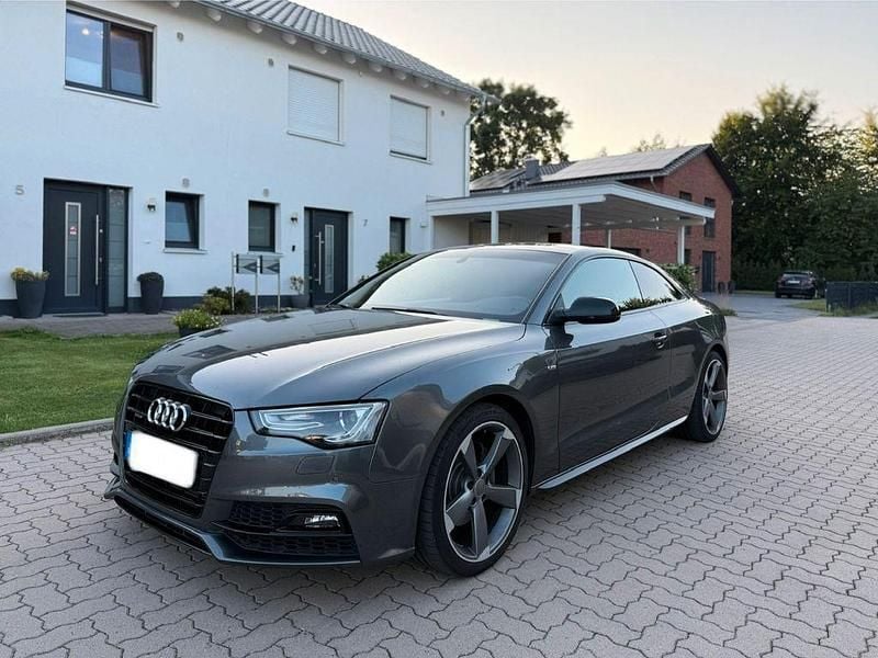 Grau Gebraucht 2016 Audi A5 S-Line Coupé | 17.600 € (Superpreis) - Bild 1/4