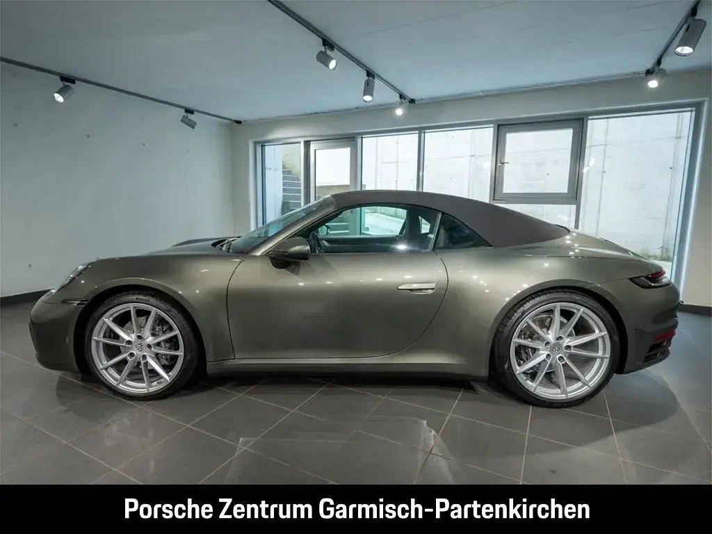Gebraucht Porsche 911 Carrera Cabriolet 385 PS (283 kW) 2022 Aventuringruen Cabrio