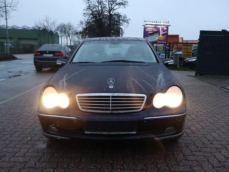 Violet Gebraucht 2003 Mercedes C180 Avantgarde Limousine | 2.950 € (Guter Preis) - Bild 1/4
