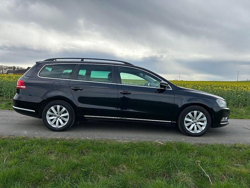 Gebraucht VW Passat Comfortline 122 PS (89 kW) 2011 Schwarz Kombi