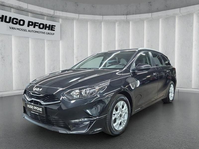 (1k) black pearl m (metallisch schwarz) Gebraucht 2023 Kia Ceed Vision Kombi | 21.450 € (Etwas zu teuer) - Bild 1/4