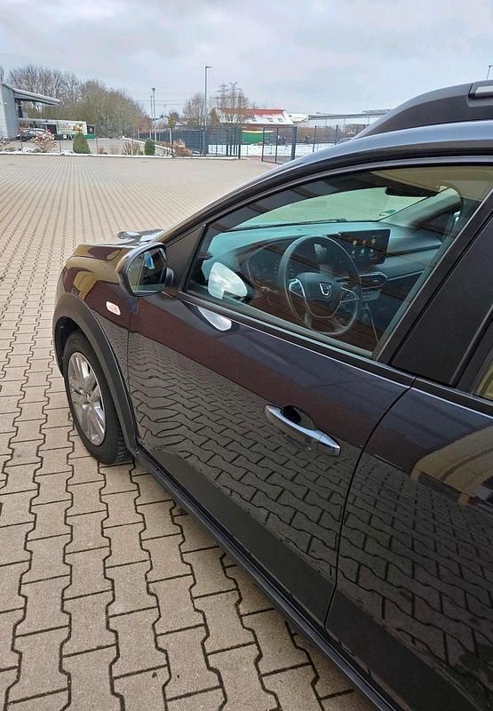 Gebraucht Dacia Sandero Stepway 101 PS (74 kW) 2021 Grau Limousine