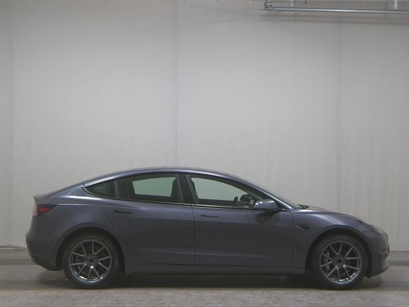 Grau Gebraucht 2022 Tesla Model 3 Limousine | 24.380 € (Guter Preis) - Bild 1/4