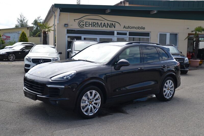 Tiefschwarzmetallic Gebraucht 2017 Porsche Cayenne S Edition SUV | 38.450 € (Fairer Preis) - Bild 1/4