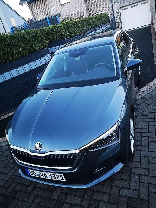 Grau Gebraucht 2021 Skoda Scala Style Kleinwagen | 14.450 € (Superpreis) - Bild 1/4