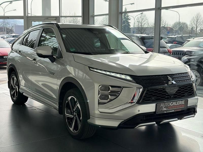 Gebraucht Mitsubishi Eclipse Cross Plus 188 PS (138 kW) 2022 Silber SUV
