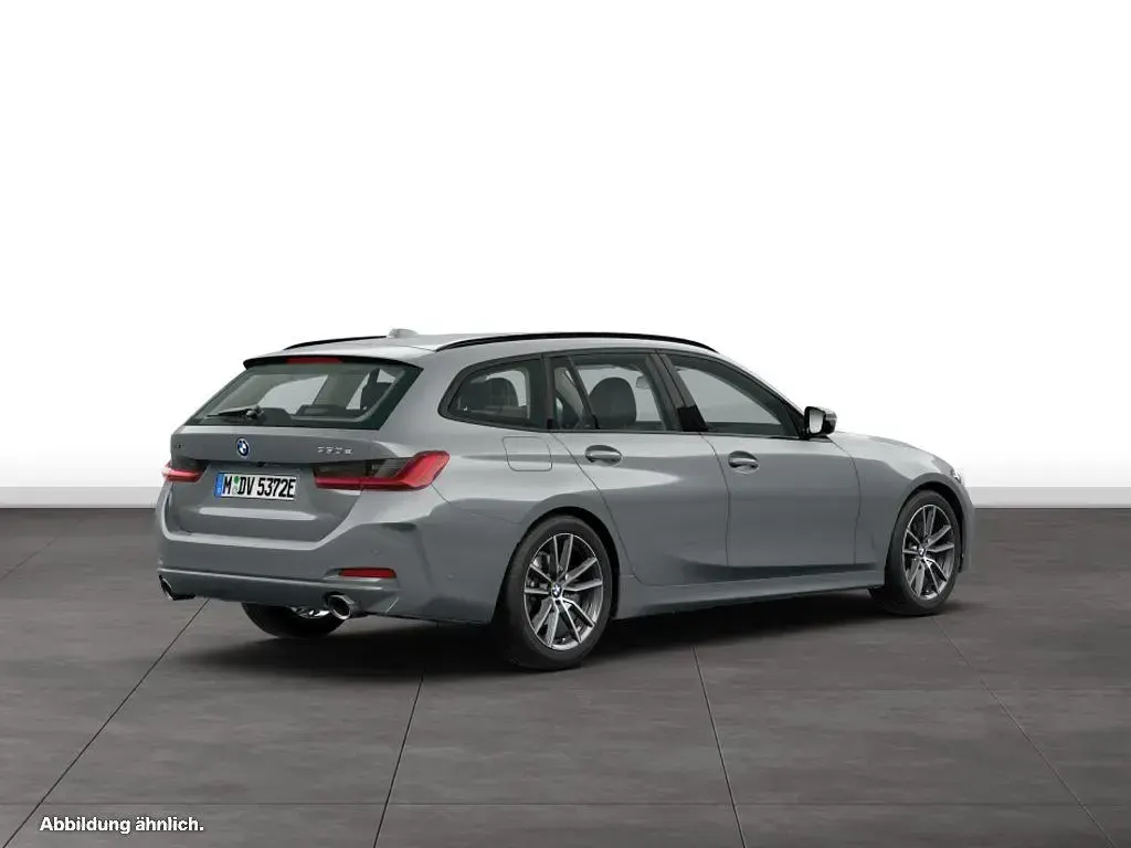 Gebraucht BMW 330e Comfort Edition 292 PS (214 kW) 2025 Kombi