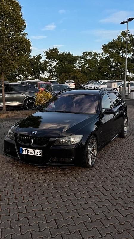 Schwarz Gebraucht 2007 BMW 335 Kombi | 9.600 € (Fairer Preis) - Bild 1/4