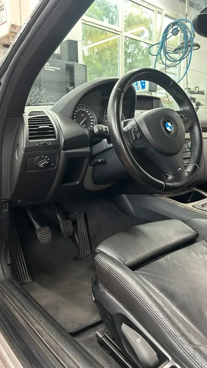Gebraucht BMW 135 Cabriolet 306 PS (225 kW) 2010 Silber Cabrio