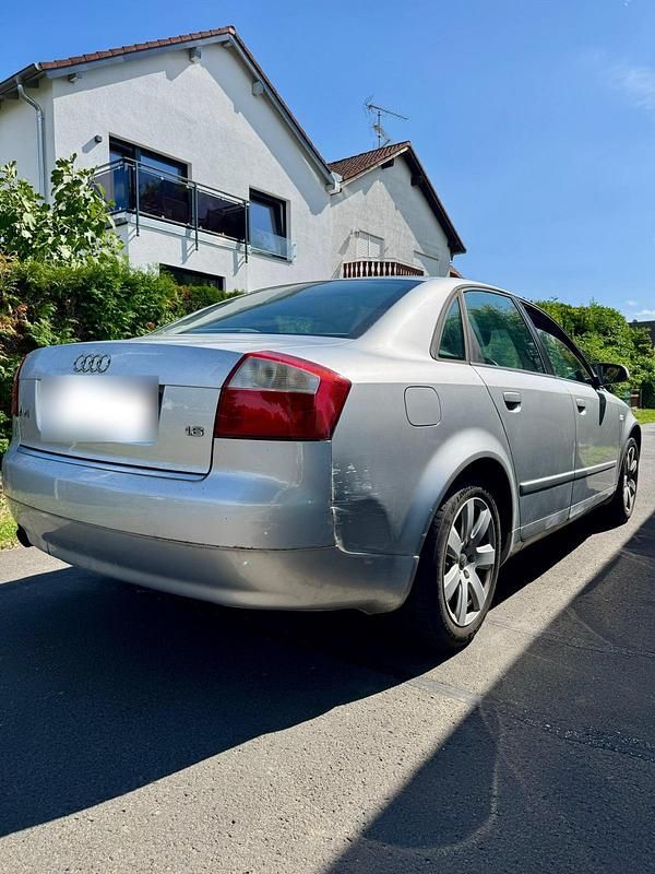 Gebraucht Audi A4 102 PS (75 kW) 2004 Silber Limousine