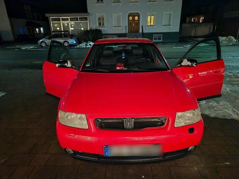Rot Gebraucht 2002 Audi A3 Sport Limousine | 1.500 € (Guter Preis) - Bild 1/4