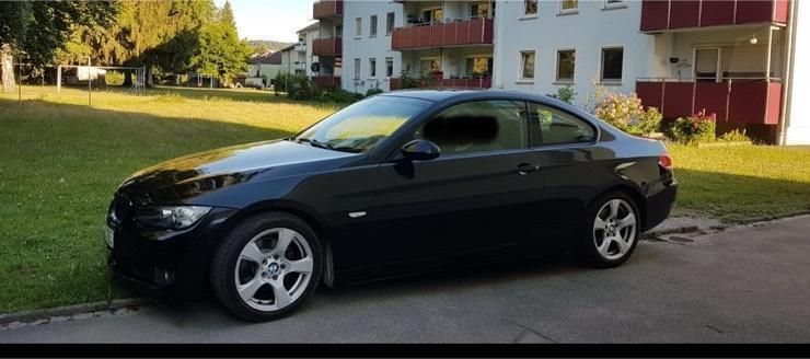 Schwarz Gebraucht 2009 BMW 320 Coupé | 4.800 € (Superpreis) - Bild 1/2