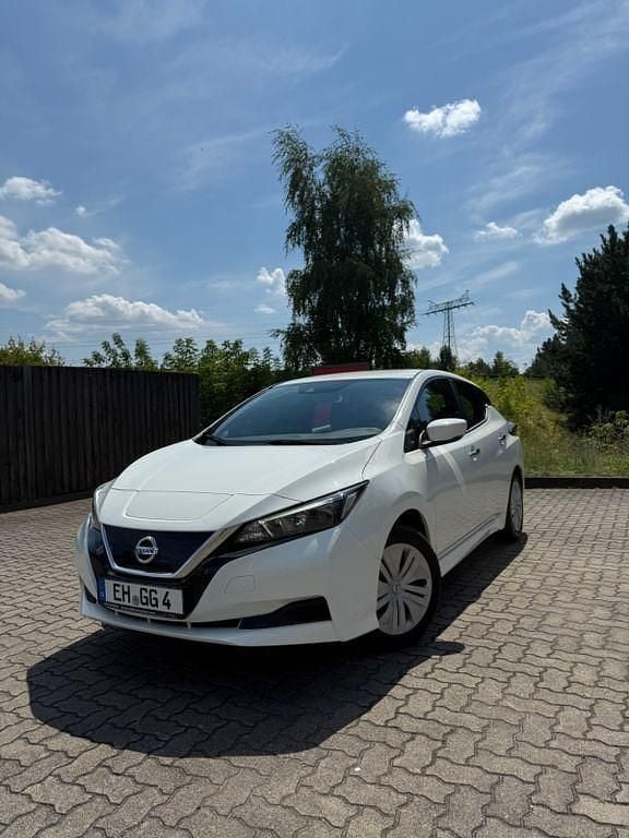 Weiß Gebraucht 2021 Nissan Leaf Kleinwagen | 13.500 € (Fairer Preis) - Bild 1/4