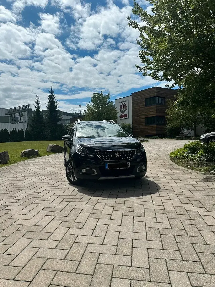 Second-hand Peugeot 2008 110 CP (80 kW) 2017 Negru SUV