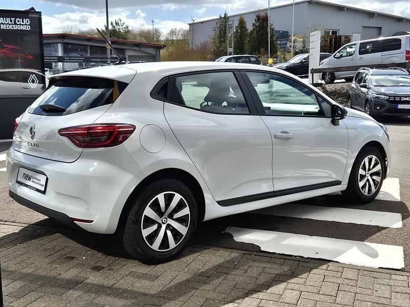 Gebraucht Renault Clio V Equilibre 91 PS (66 kW) 2023 Weiß Limousine