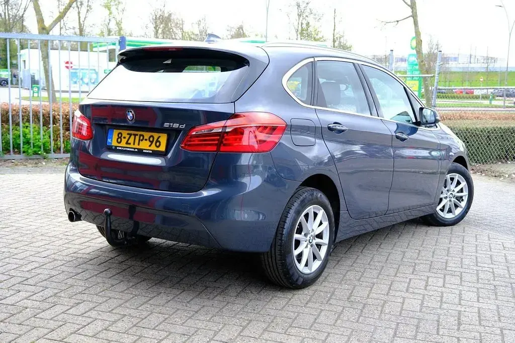 Gebraucht BMW 218 Active Tourer 150 PS (110 kW) 2015 Grau Van / Kleinbus