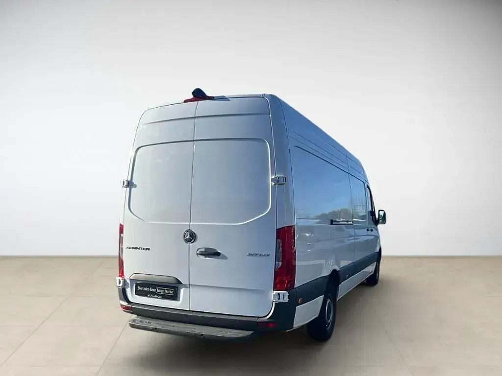 Gebraucht Mercedes Sprinter 170 PS (125 kW) 2025 Arktikweiß Van