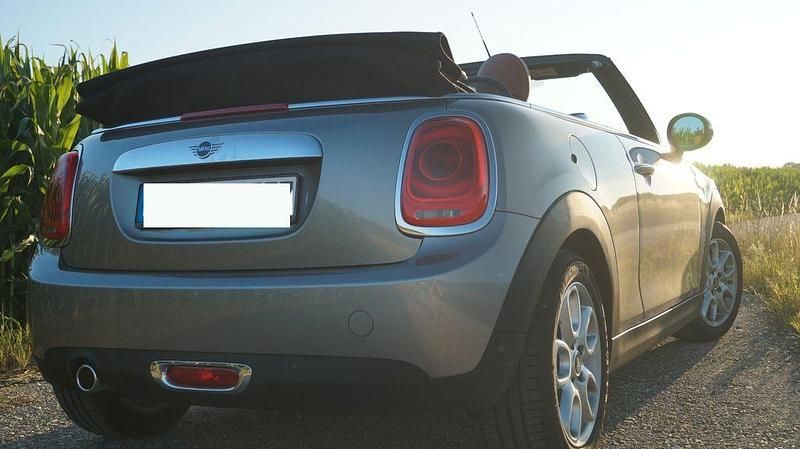 Używany Mini Cooper 136 KM (100 kW) 2019 Beżowy Hatchback