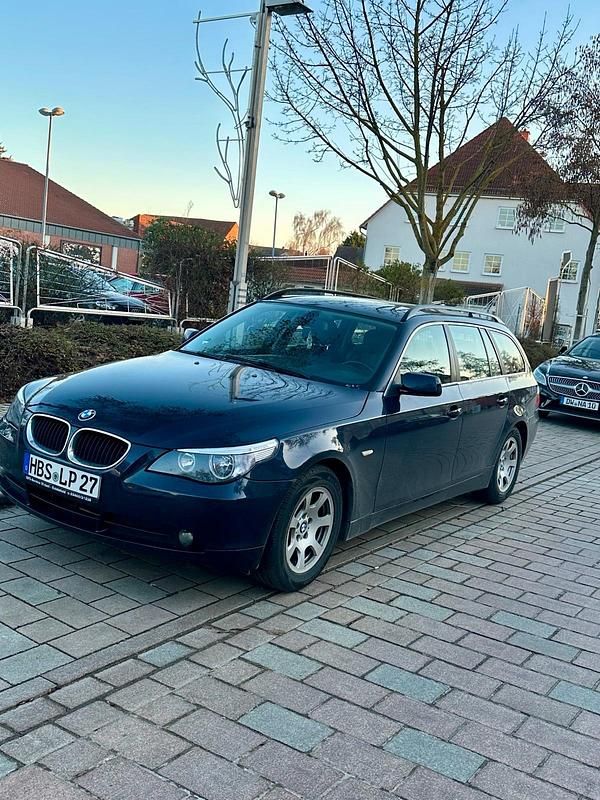 Gebraucht BMW 523 177 PS (130 kW) 2005 Blau Kombi