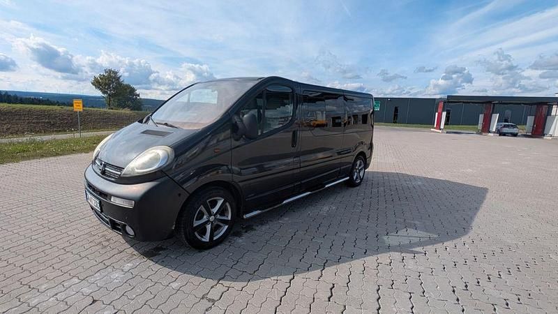 Schwarz Gebraucht 2005 Opel Vivaro Van | 7.499 € - Bild 1/4