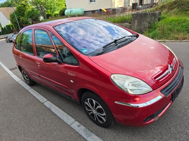 Rot Gebraucht 2006 Citroën Xsara Picasso Van / Kleinbus | 1.600 € (Teuer) - Bild 1/4