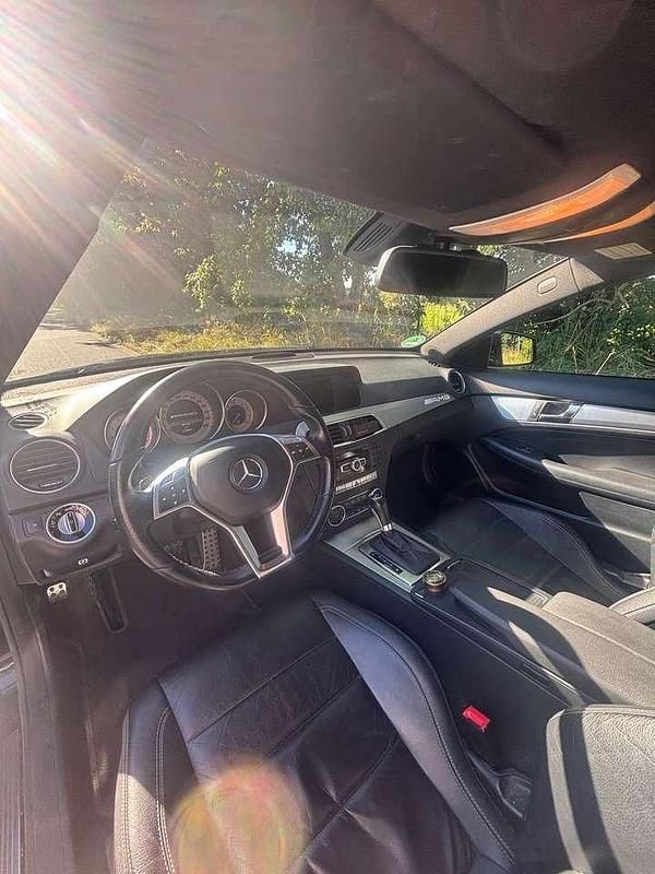 Gebraucht Mercedes C250 241 PS (177 kW) 2011 Schwarz Coupé
