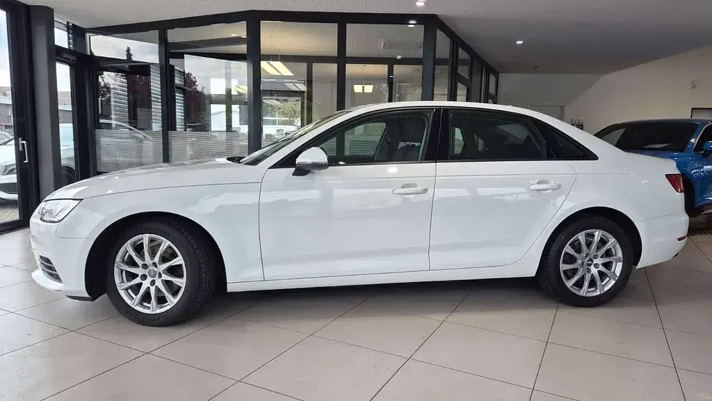 Gebraucht Audi A4 150 PS (110 kW) 2018 Weiß Limousine