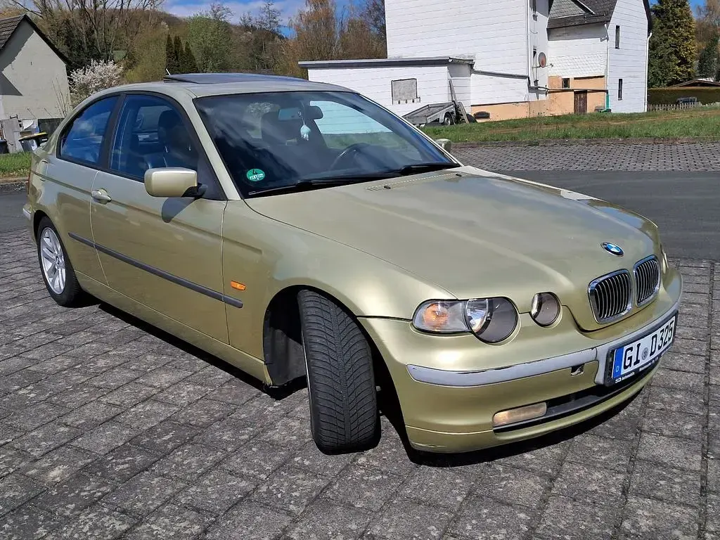 Gebraucht BMW 325 192 PS (141 kW) 2001 Gold Coupé