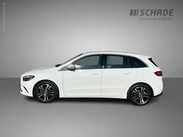 Gebraucht Mercedes B200 Progressive 163 PS (119 kW) 2024 Weiß Van / Kleinbus