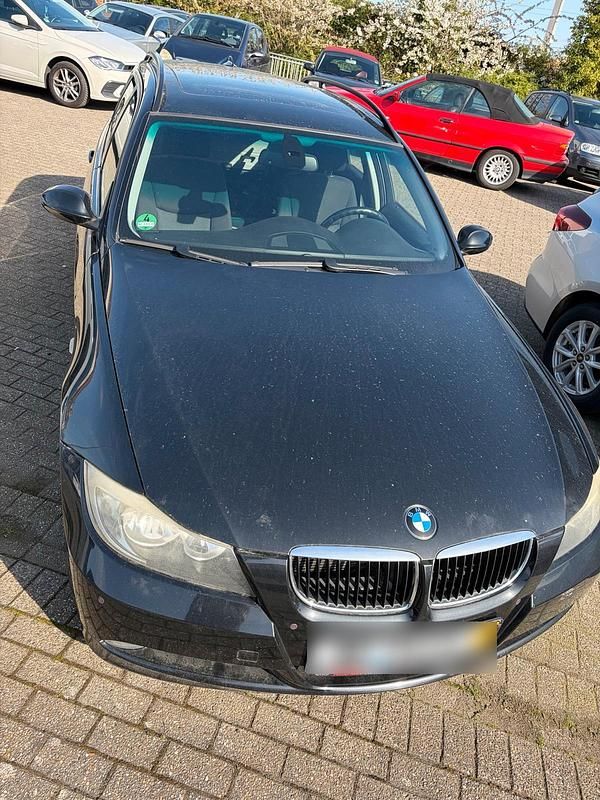 Gebraucht BMW 320 150 PS (110 kW) 2007 Schwarz Kombi