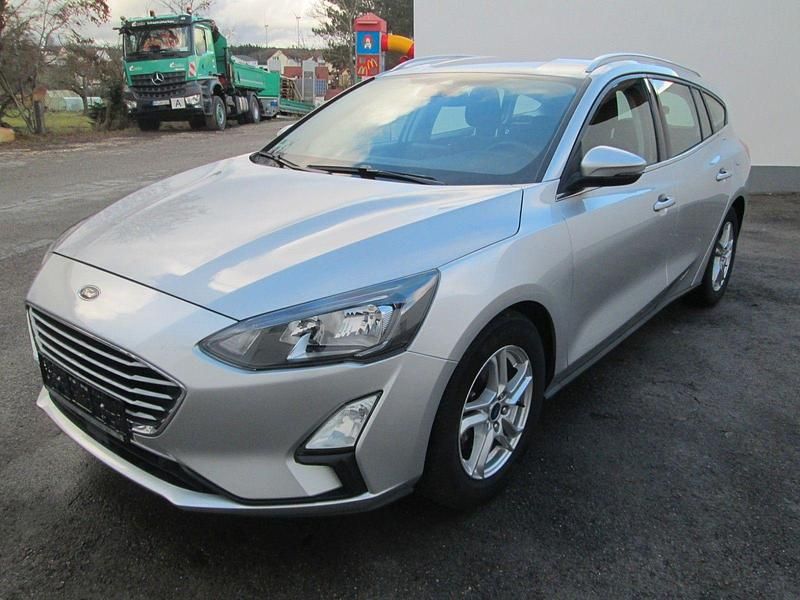 Gebraucht Ford Focus Cool & Connect 125 PS (91 kW) 2022 Silber Kombi