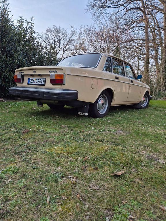 Gebraucht Volvo 244 101 PS (74 kW) 1977 Beige Limousine