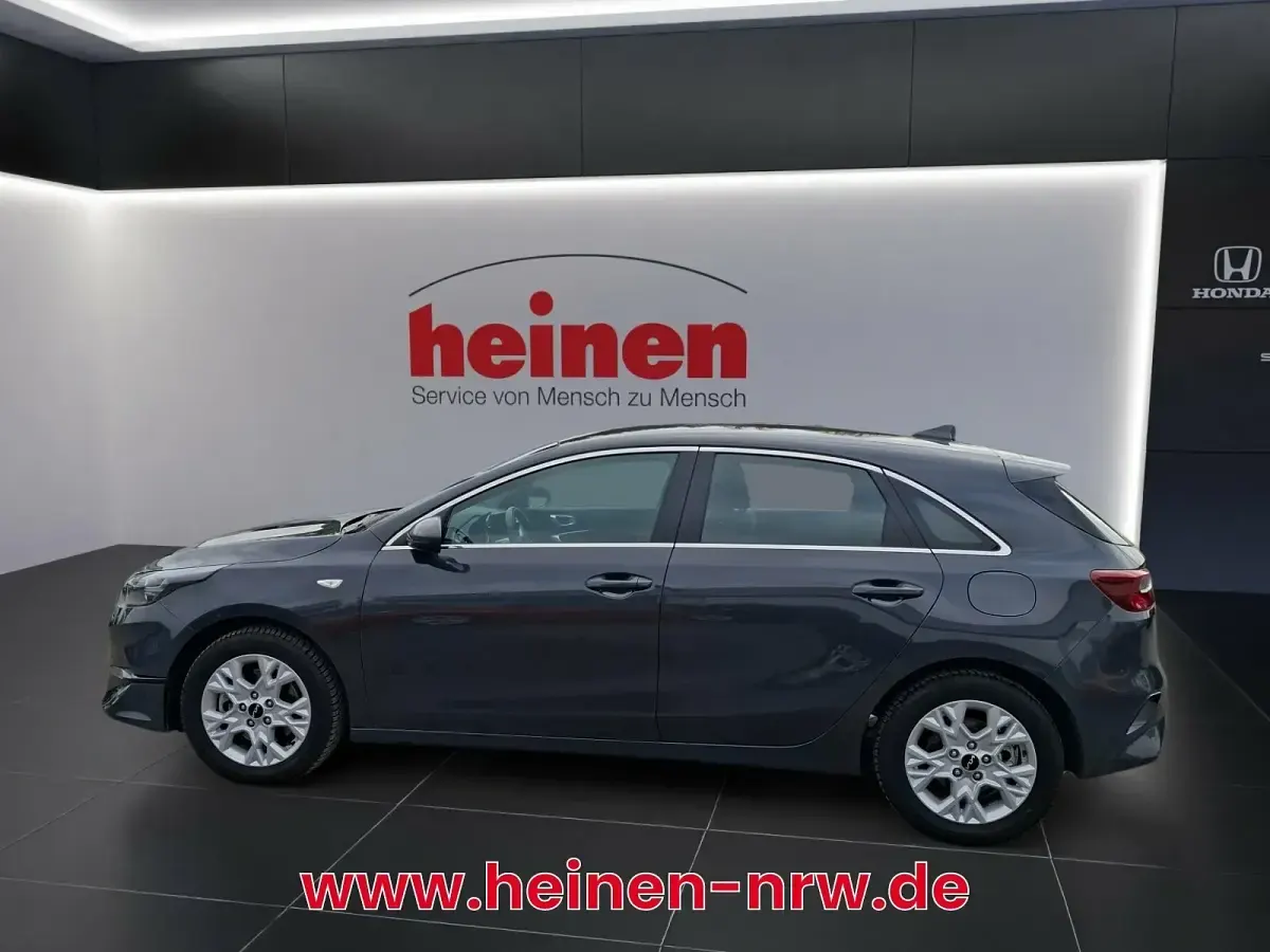 Usata Kia Ceed Vision 140 CV (102 kW) 2025 Grigio Utilitaria
