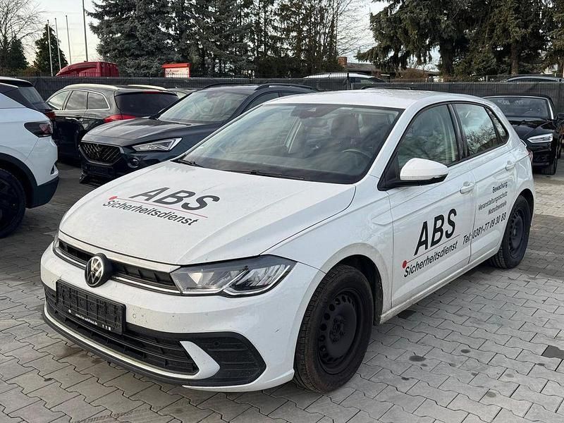 Weiß Gebraucht 2023 VW Polo Life Limousine | 9.990 € (Guter Preis) - Bild 1/4