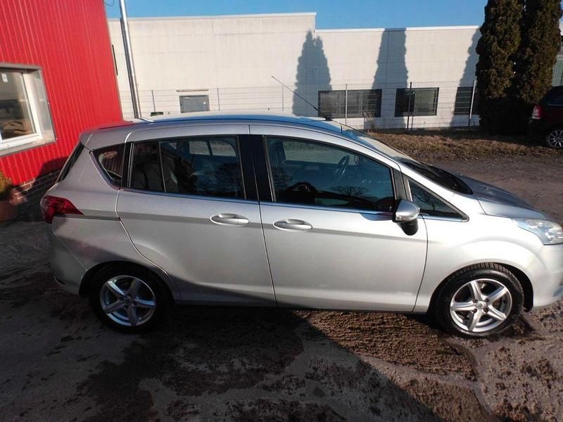 Gebraucht Ford B-MAX Titanium 101 PS (74 kW) 2013 Silber Van / Kleinbus
