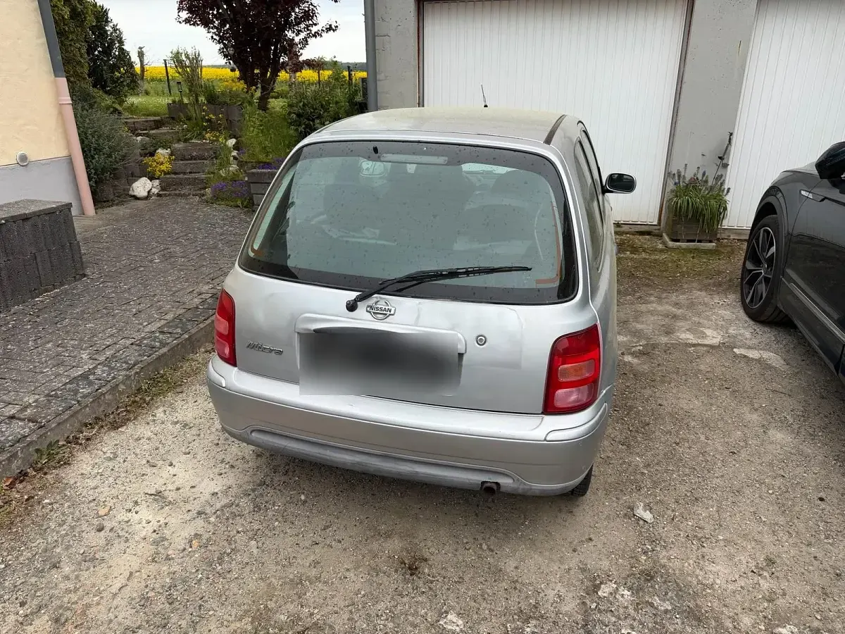 Usata Nissan Micra 82 CV (60 kW) 2002 Argento Utilitaria